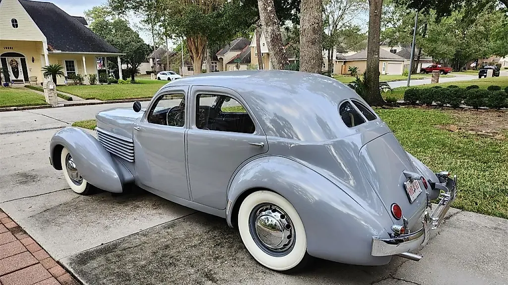 Автомобильный Звезда: Cord 810 Westchester 1936 года