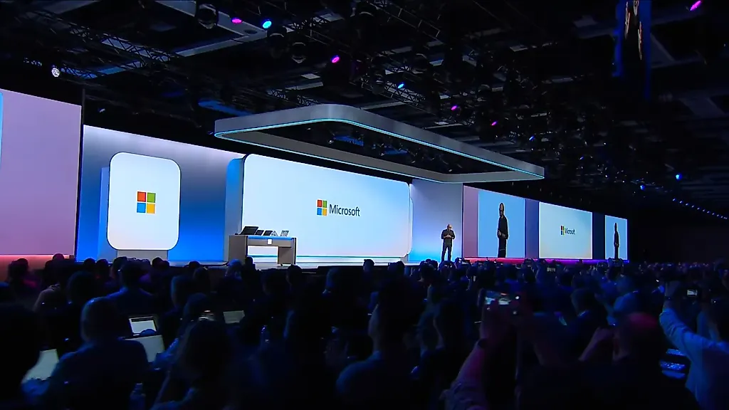 Когда Microsoft и идеология встречаются: Джо Лопез против Наделлы