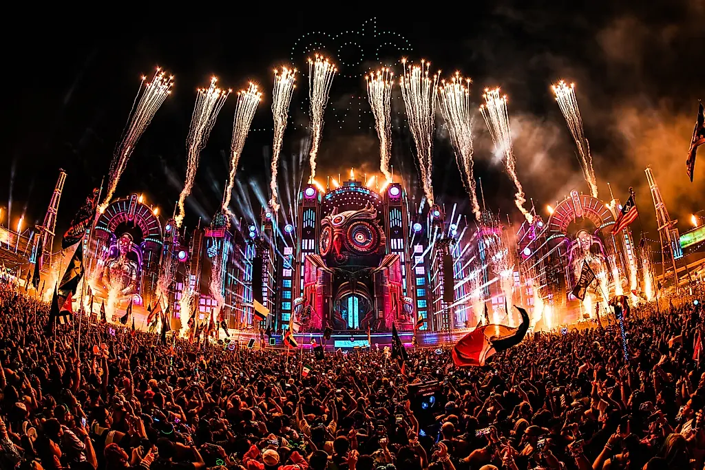 Секреты EDC Las Vegas 2025: от диджеев до неожиданных сотрудничеств