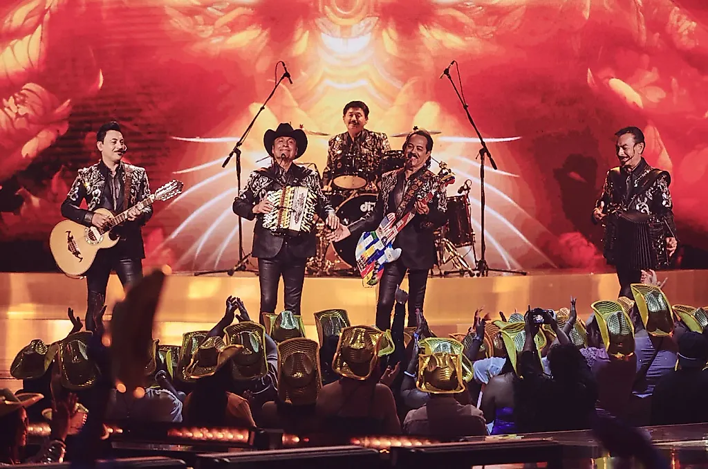 Los Tigres del Norte: Улица в Нью-Йорке и Другие Радостные Моменты в Латинской Музыке