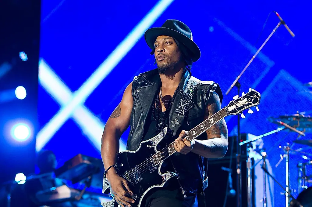 D’Angelo отменяет выступление на Roots Picnic из-за медицинских проблем