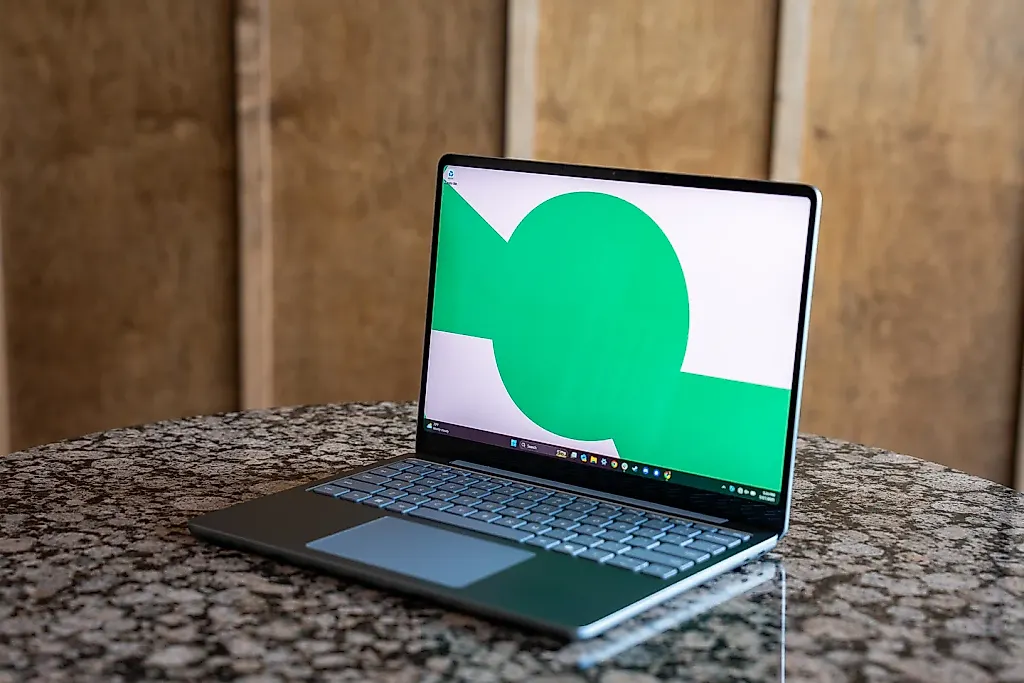 Обзор Surface Laptop 13-дюймов: подходящий выбор за меньшие деньги