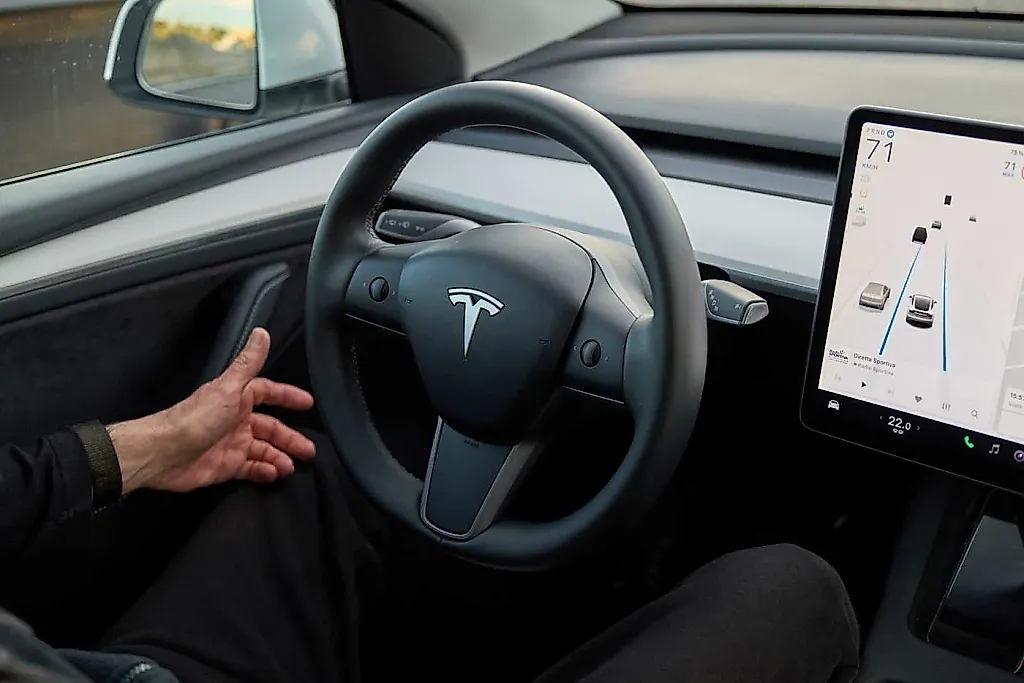 Беспилотные Model Y: Тесла запускает роботакси, надеясь, что никто не заметит