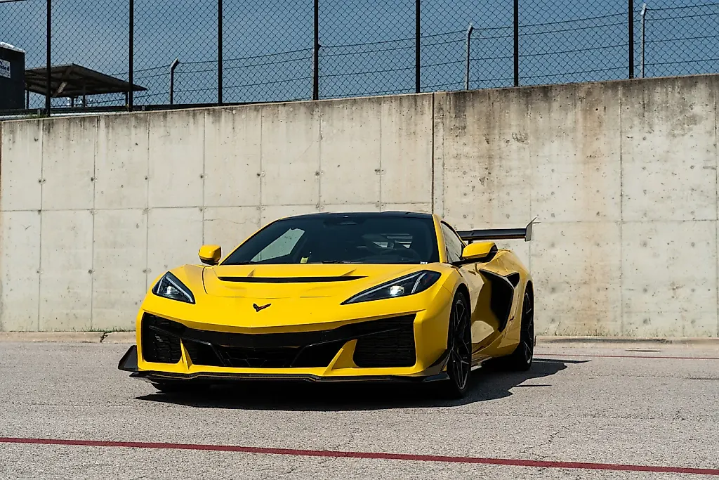 Chevrolet Corvette ZR1: когда ажиотаж встречает гиперскорость
