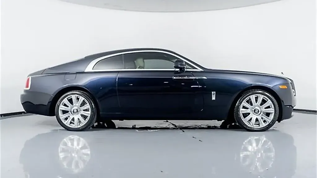 В поисках совершенства: Rolls-Royce Wraith 2014 года