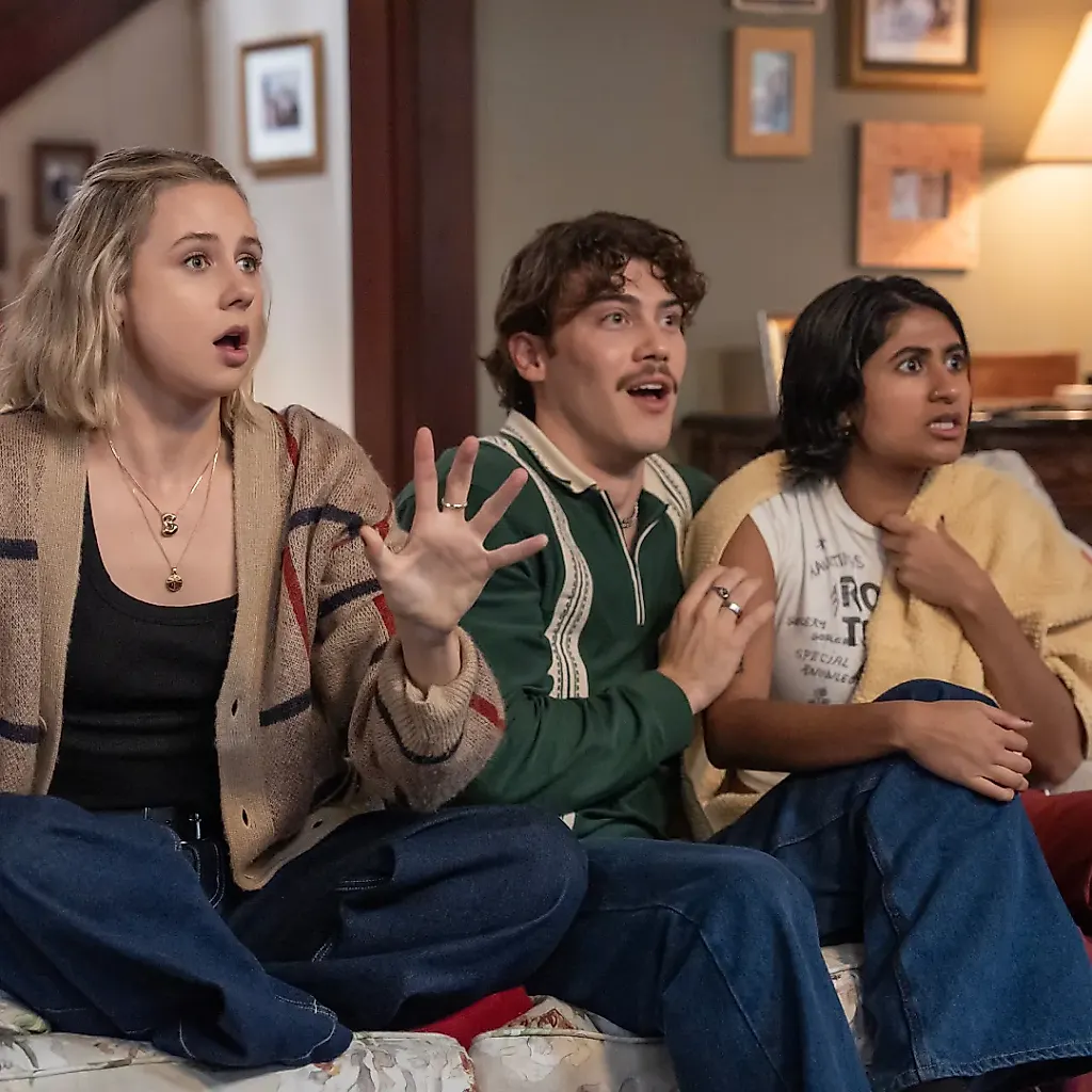 Знакомьтесь с кастом сериала «Adults» — яркая комедия о природе двадцатилетних