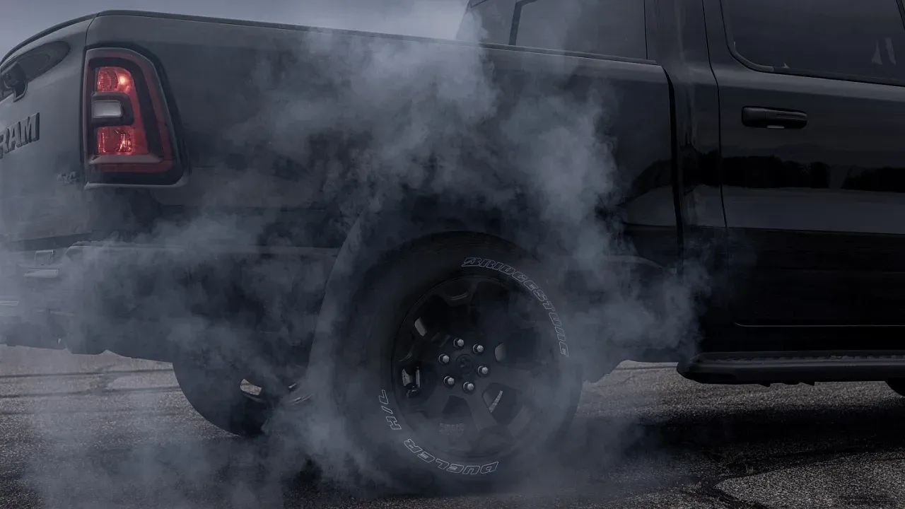 Hemi V8 возвращается в Ram 1500: взрыв из прошлого или мечта автолюбителей?