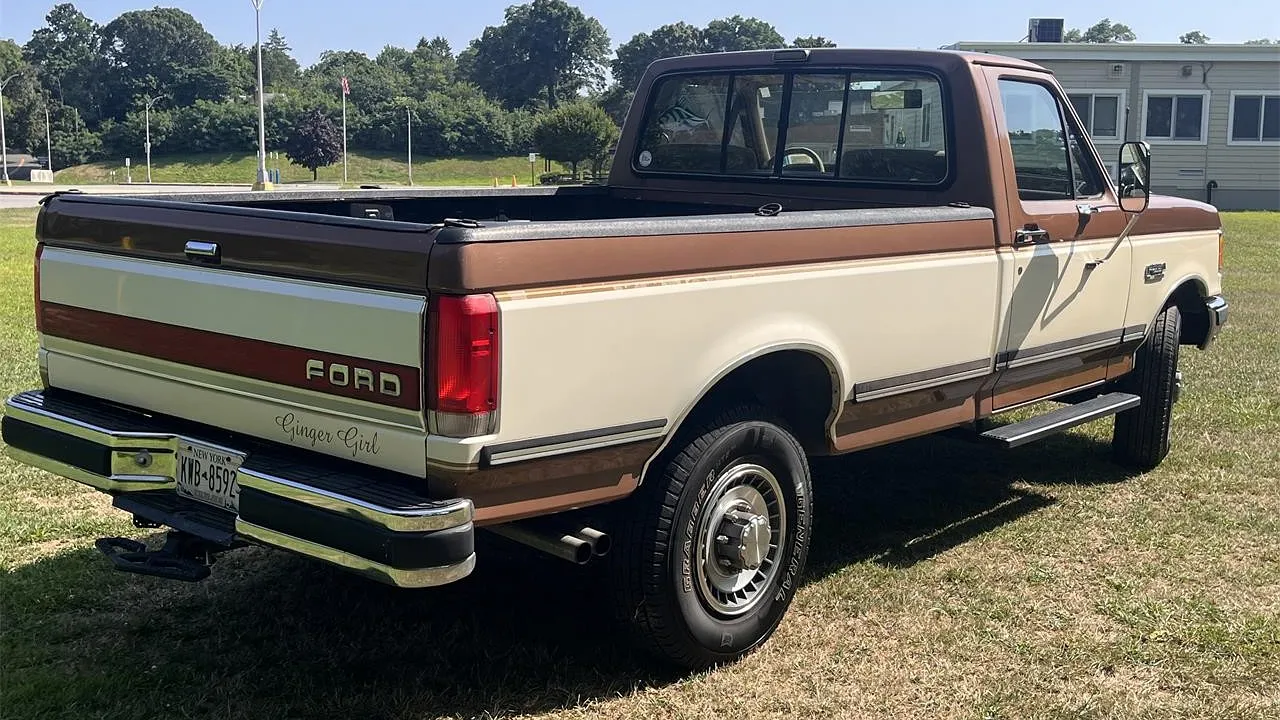 Ностальгия на колесах: Ford F-250 XLT Lariat 1989 года