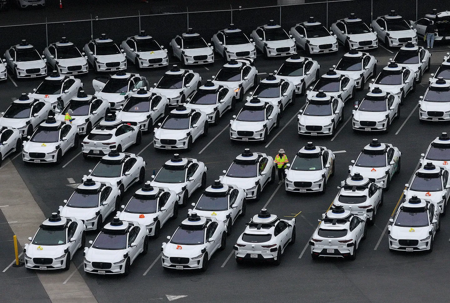 Waymo: Роботакси завоевывают Калифорнию с небывалыми темпами