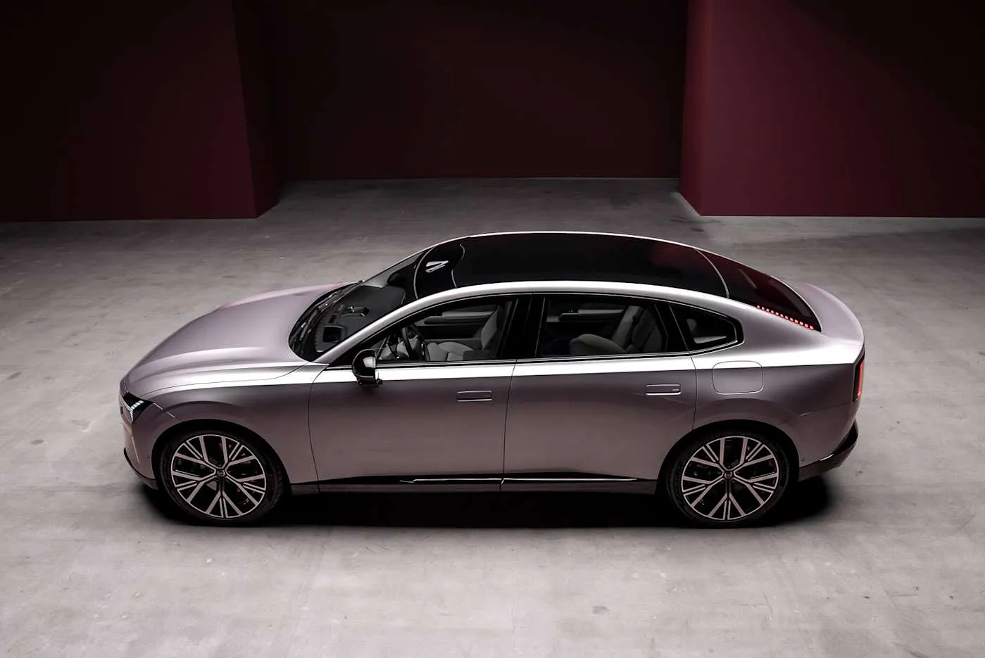 Volvo ES90: электромобиль с зарядкой за 10 минут и умом NVIDIA?