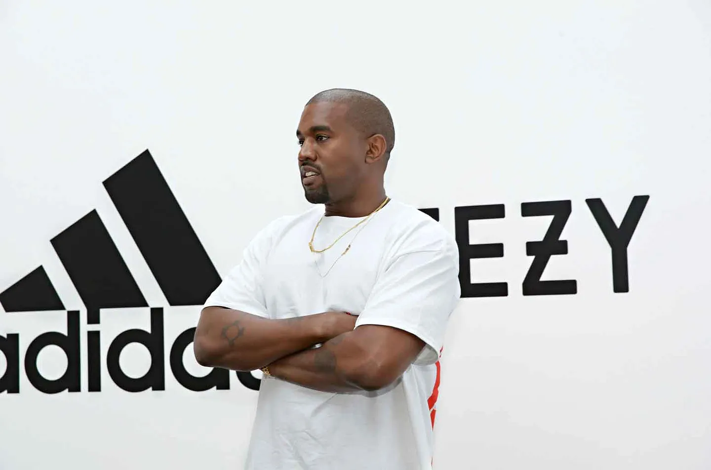 Adidas распродает последние Yeezy: прощай, мрак!