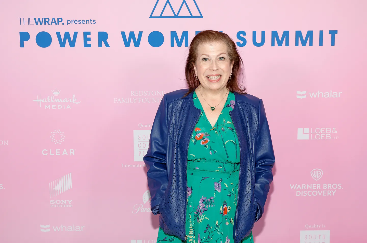 Винни Хольцман – искусствовед и мюзикловед на очереди за наградой!