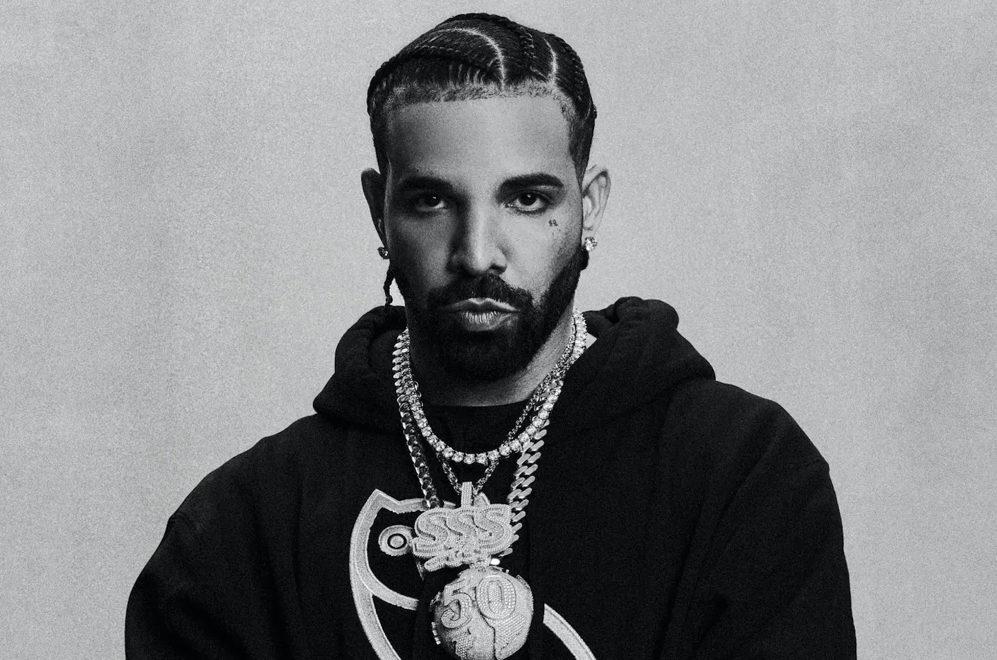 Drake, Ravyn Lenae и KPop Demon Hunters: кто ворвется в топ-10 Billboard?