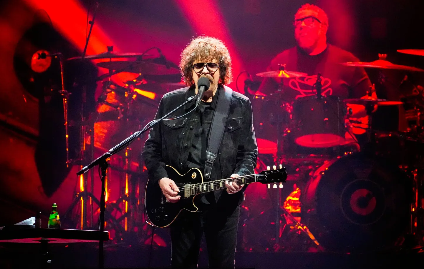 Jeff Lynne’s ELO отменяют предпоследний концерт за минуты до начала