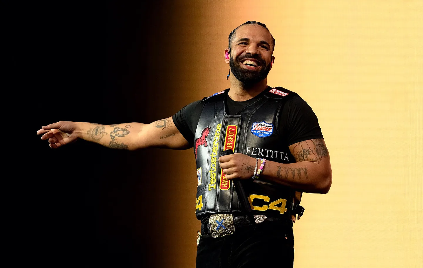 Drake на Wireless 2025: масштабное шоу, но уверенности не хватает