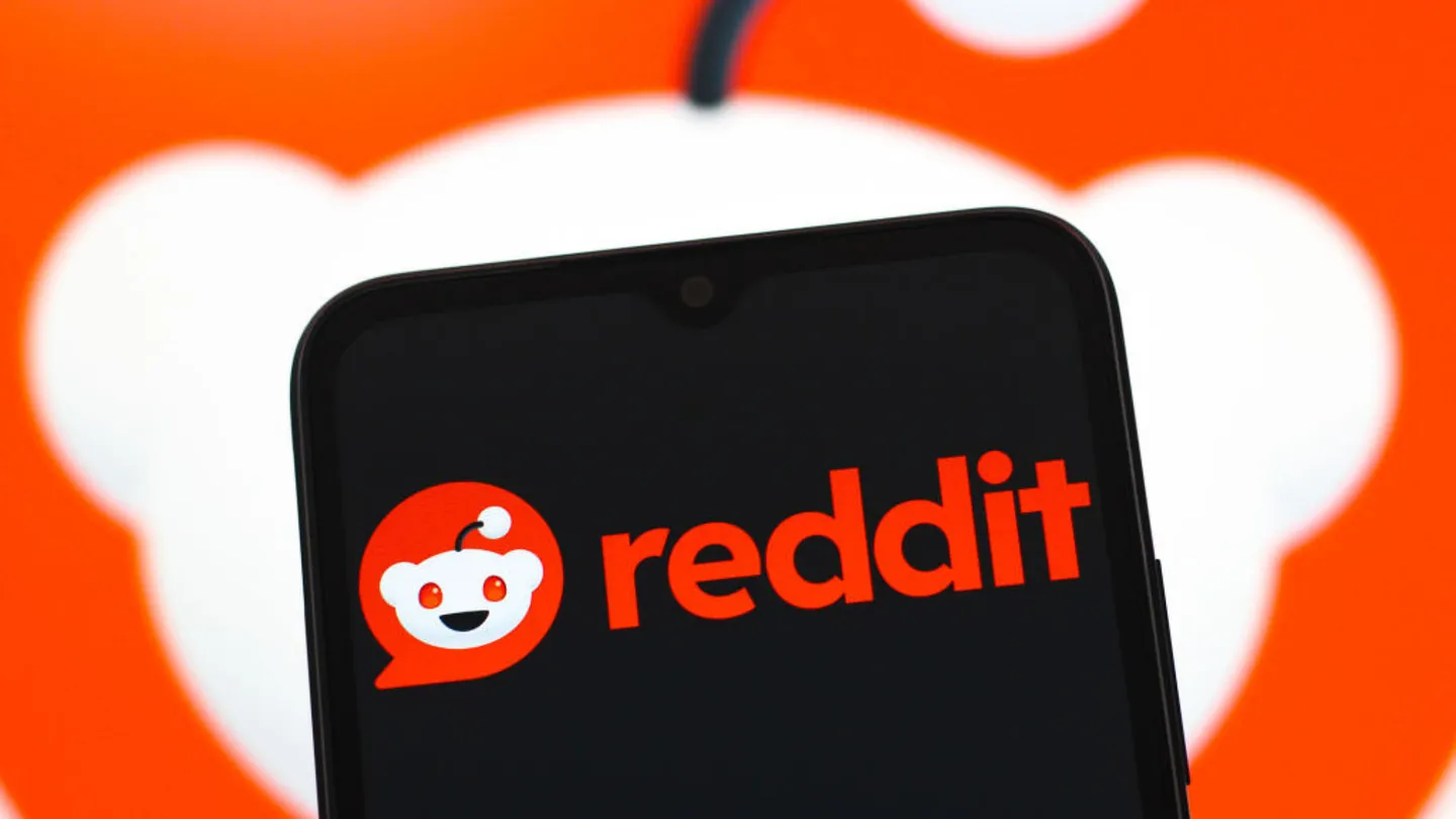 Reddit заставит британцев проверять возраст через селфи: битва за «безопасность» пикантного контента