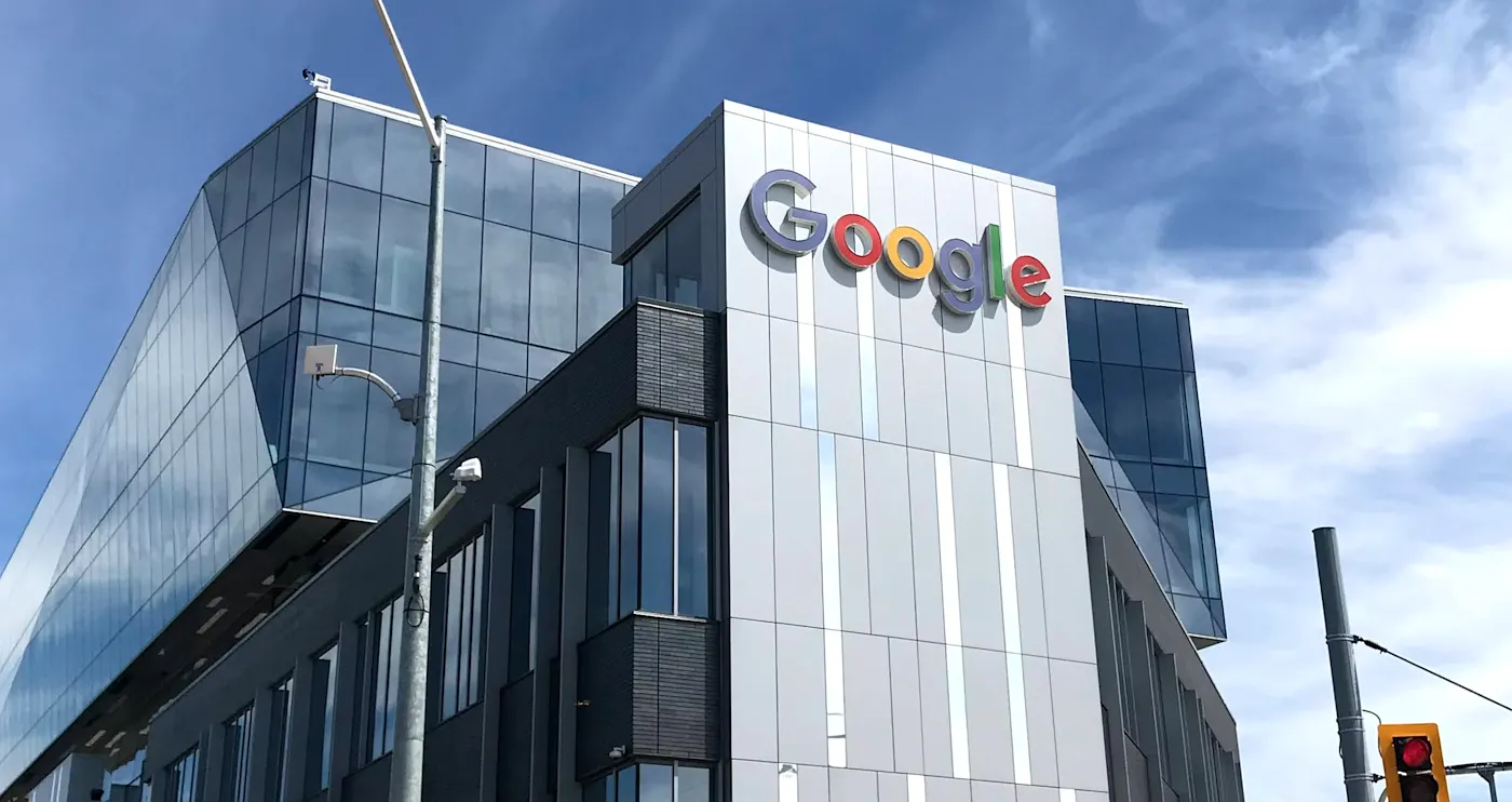 Google снова поколдовал над AI — теперь в Discover