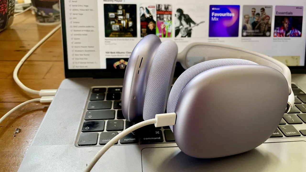 AirPods Max наконец-то получили Lossless Audio благодаря USB-C: стоит ли обновляться?
