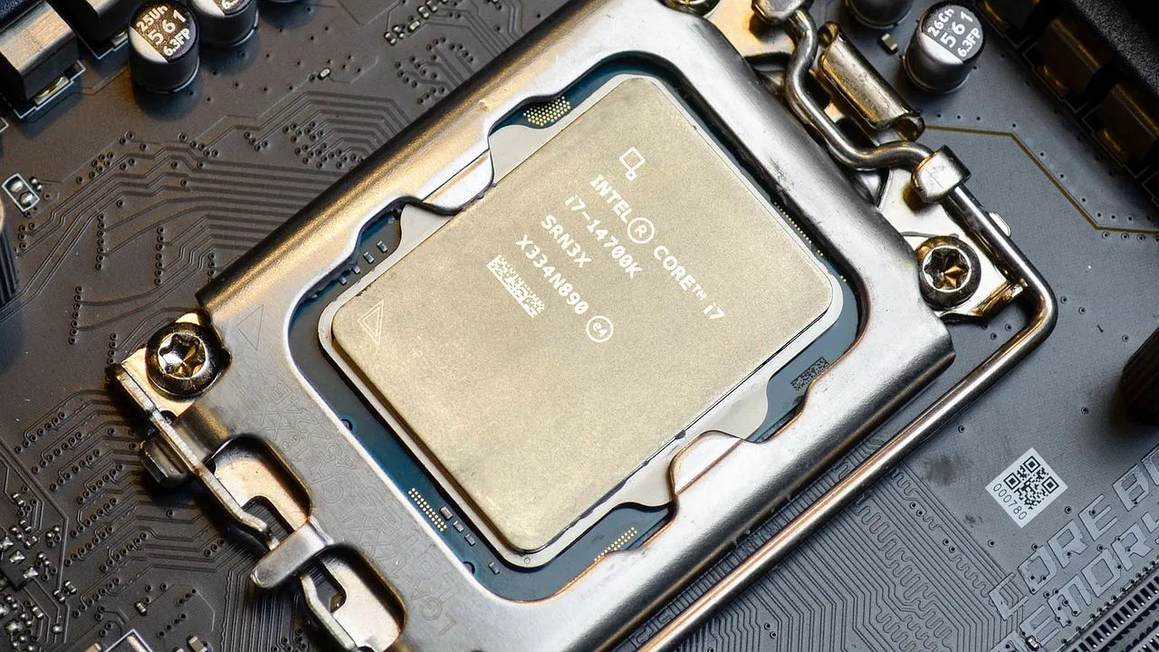 Летний зной валит Intel Raptor Lake: браузер Firefox обменивается маслом и стеками ошибок
