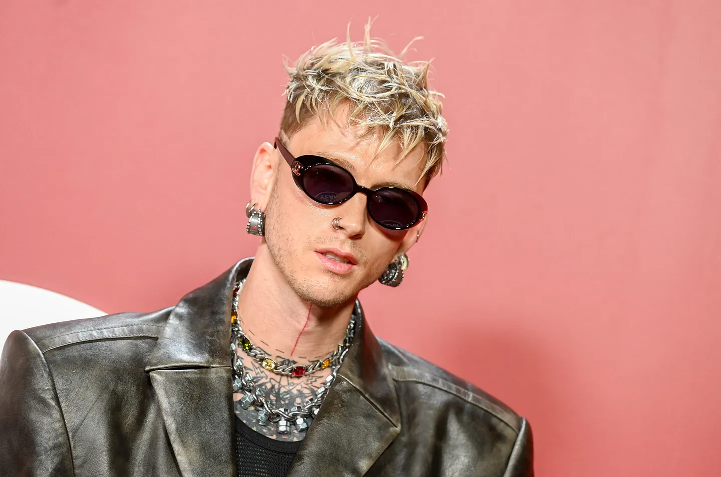 Machine Gun Kelly и его печальная дань уважения ушедшему другу