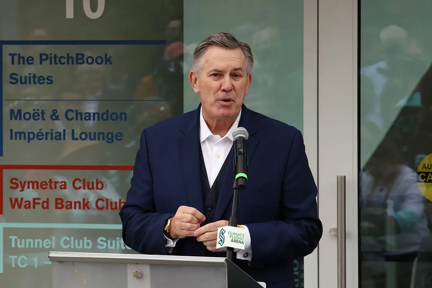 Скандал вокруг Тимоти Лейвеке и "Moody Center": всё ещё невиновен?