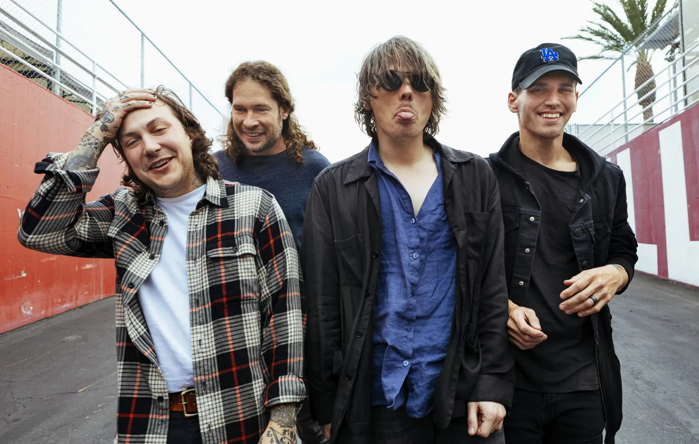 My Chemical Romance достали песню "War Beneath The Rain" из музыкальных недр на Dodgers Stadium