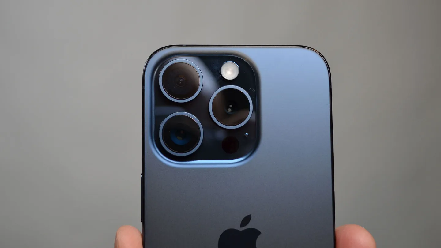 iPhone 17 Pro получит 8-кратный оптический зум: нужно ли это кому-то?