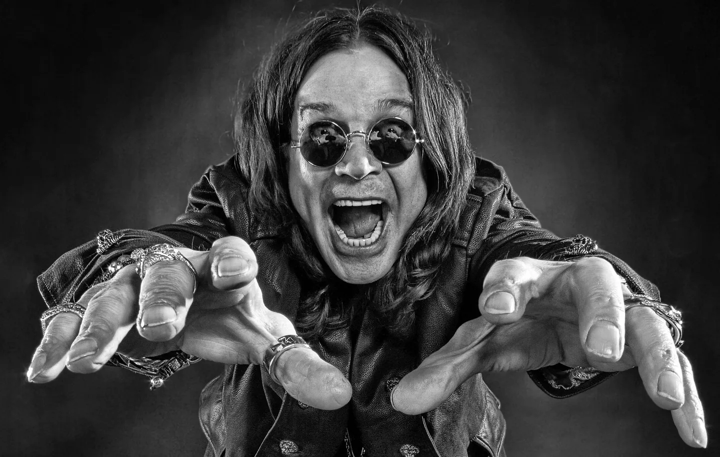 Ozzy Osbourne похоронен на территории особняка в Британии после частной церемонии. Присутствовали Элтон Джон, Metallica и другие знаменитости