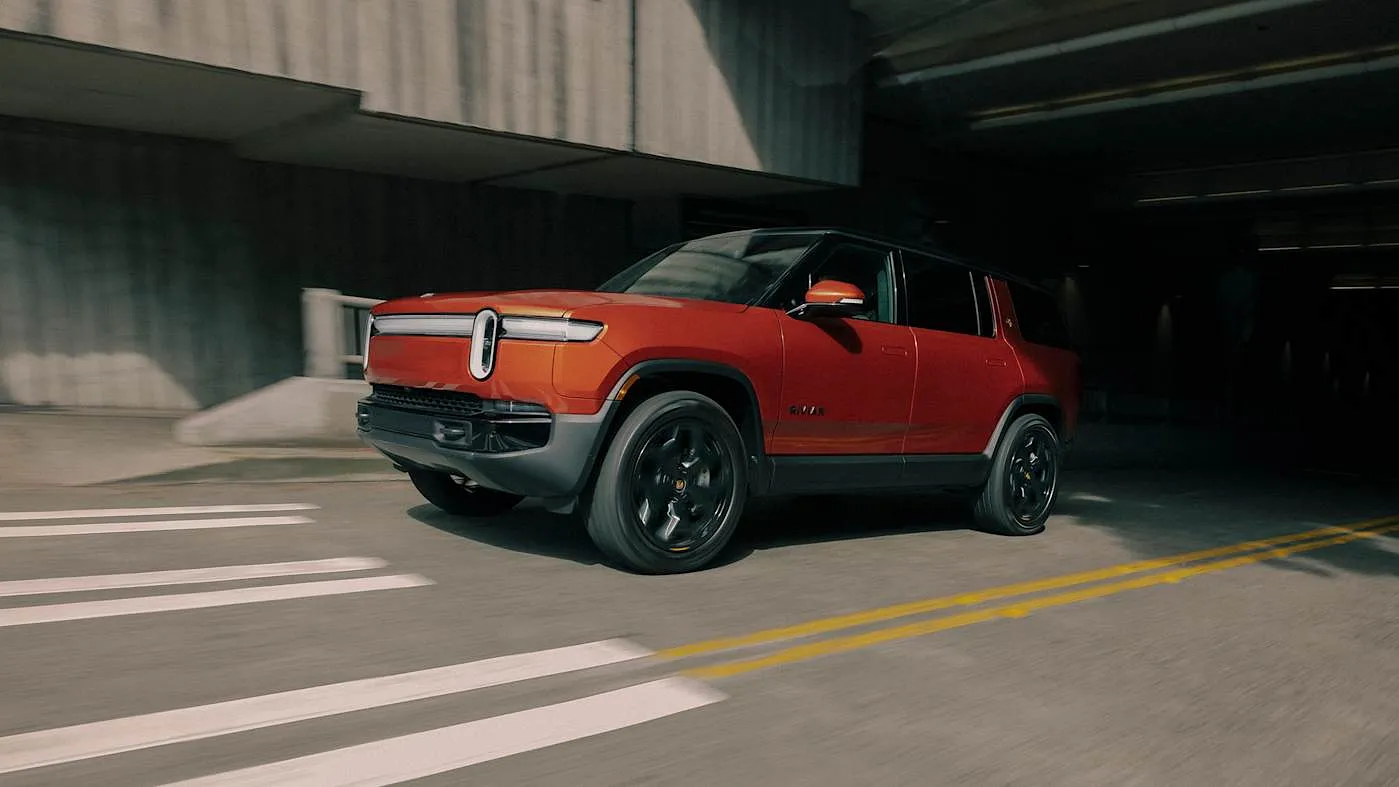 Rivian: руки больше не нужны, но деньги — всегда!