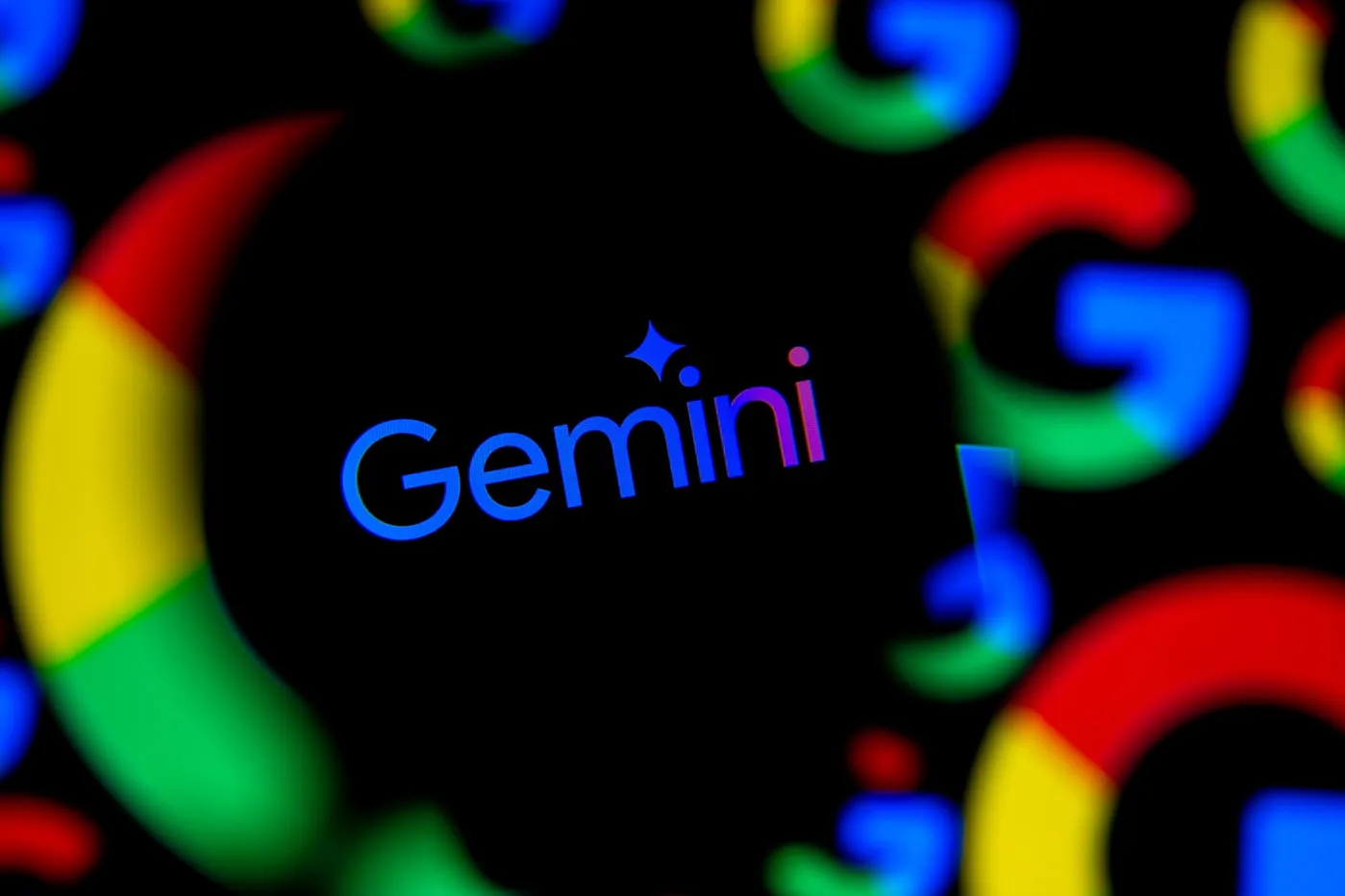 Google чинит баг: Gemini объявляет себя позором