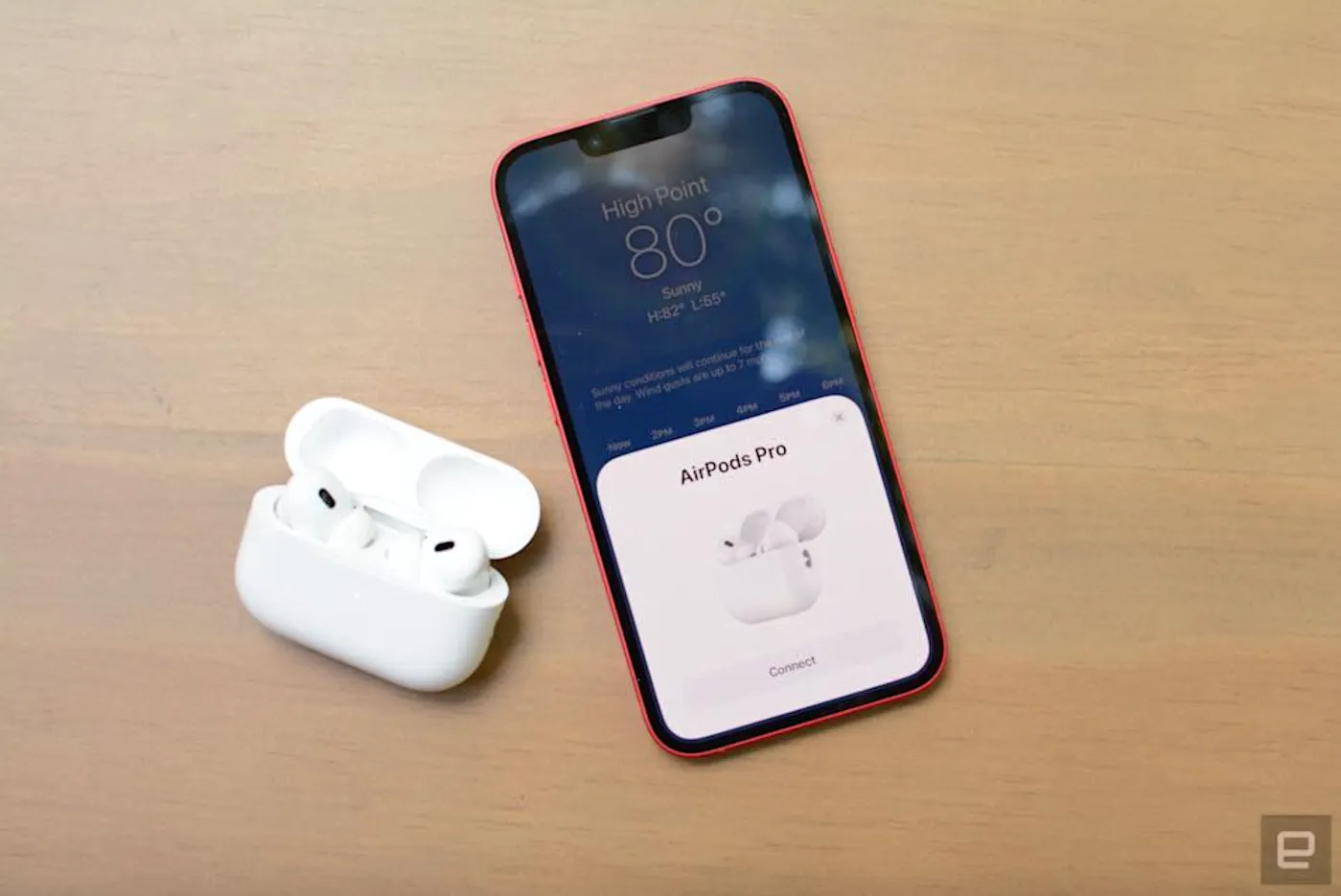 Apple готовит AirPods с живым переводом