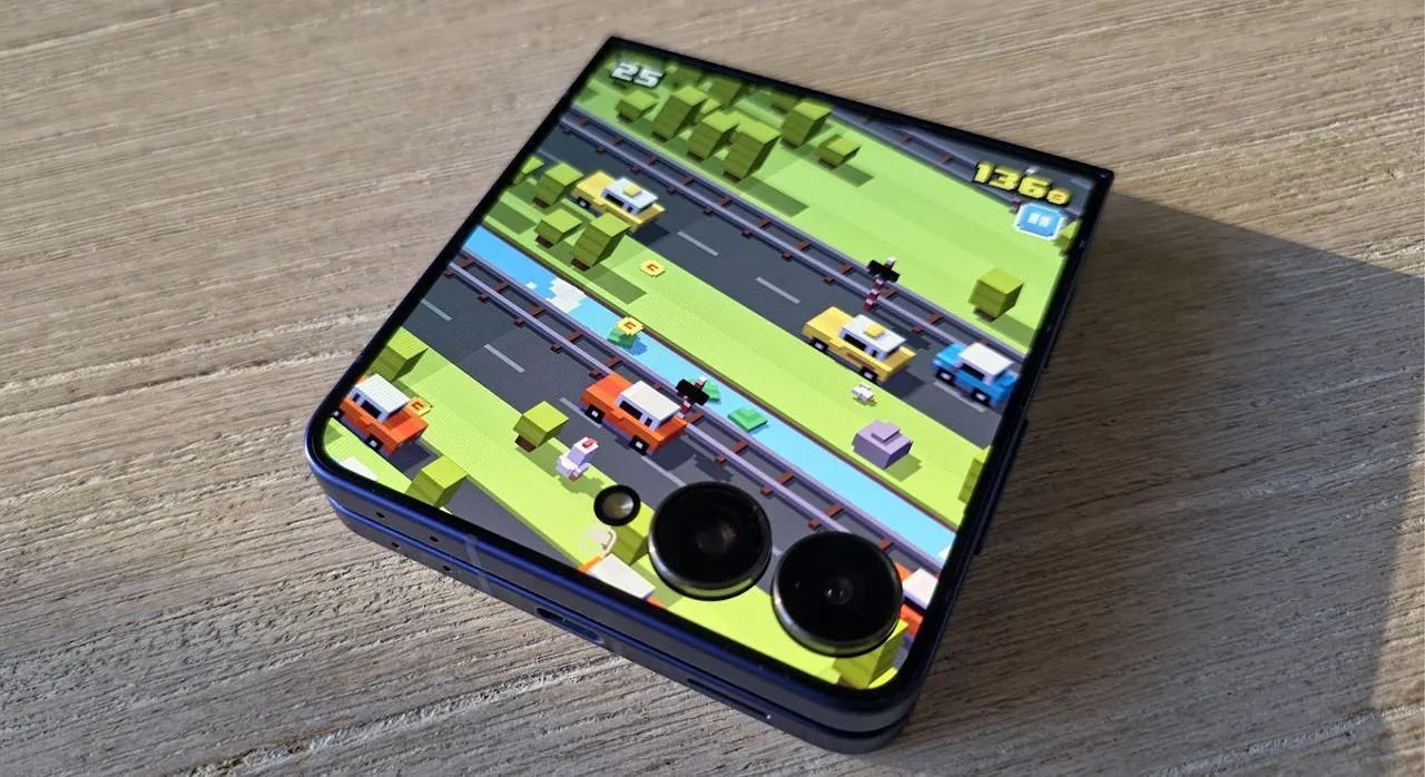 Samsung Galaxy Z Flip 7: Капля Хайпа на Крышке