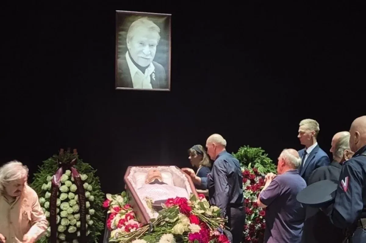 Последний поклон Ивану Краско: Петербург прощается