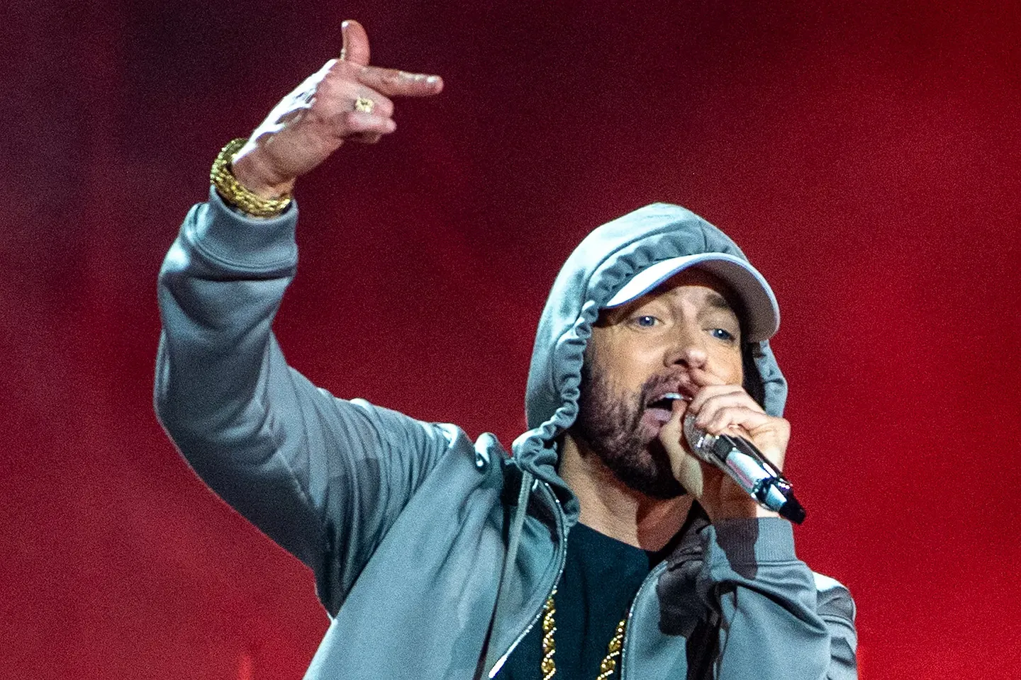 Eminem взял рэп-челлендж с "silver": рифмует невозможное!