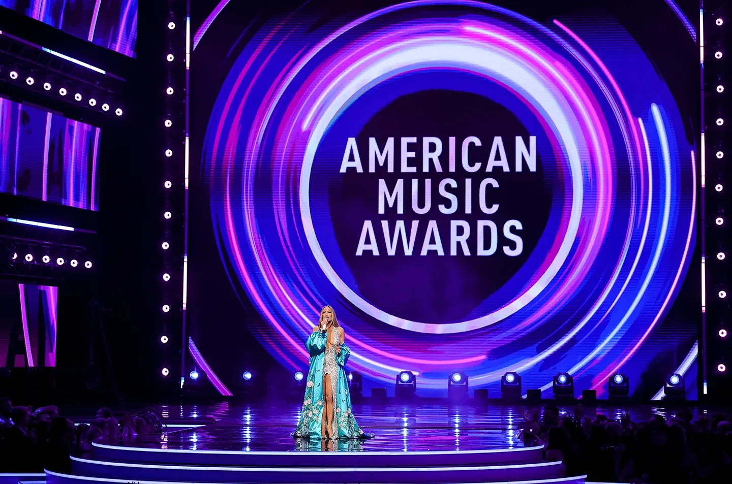 CBS получит права на American Music Awards до 2030 года, а «Грэмми» сменит канал на Disney