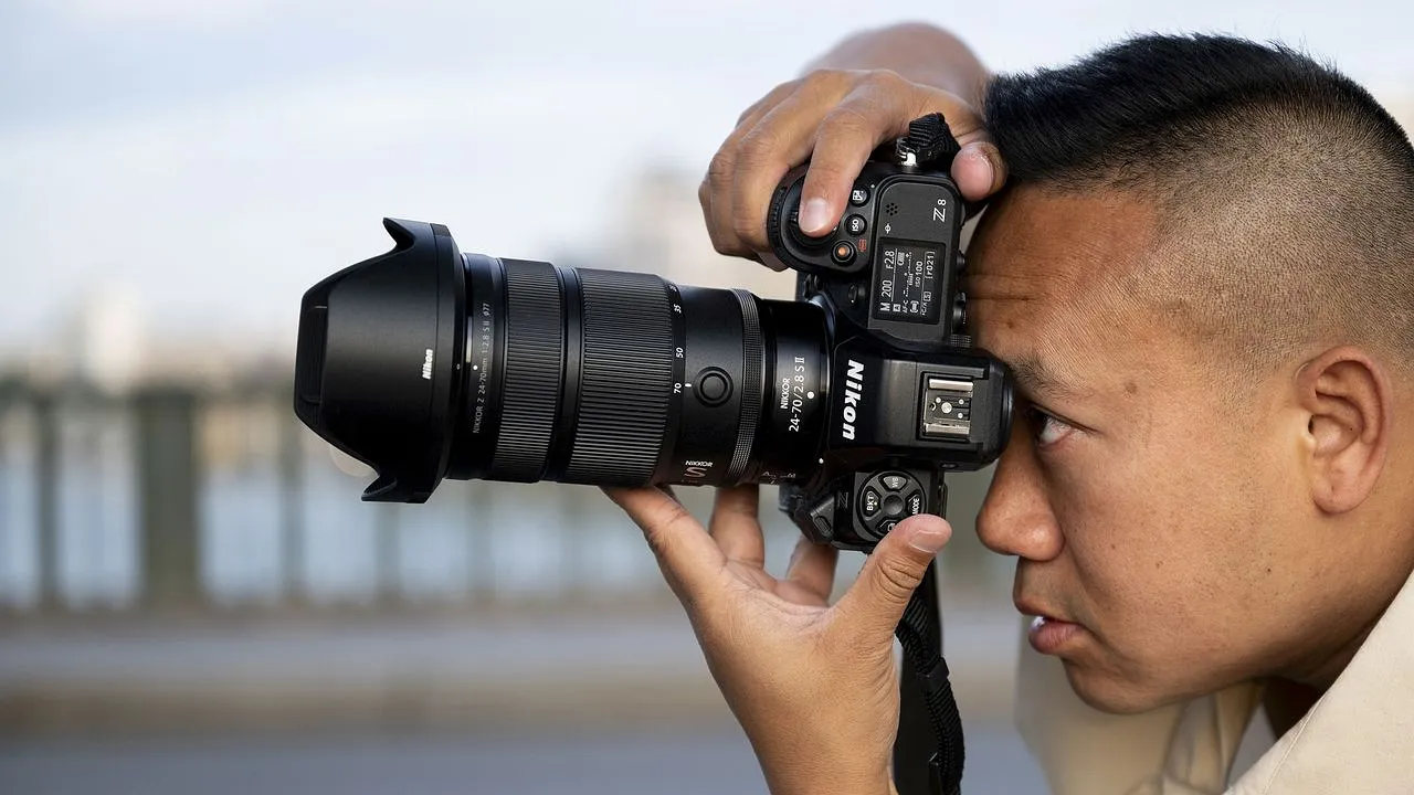Nikon анонсировал второе поколение легендарного объектива 24-70mm f/2.8 S II для Z-камер