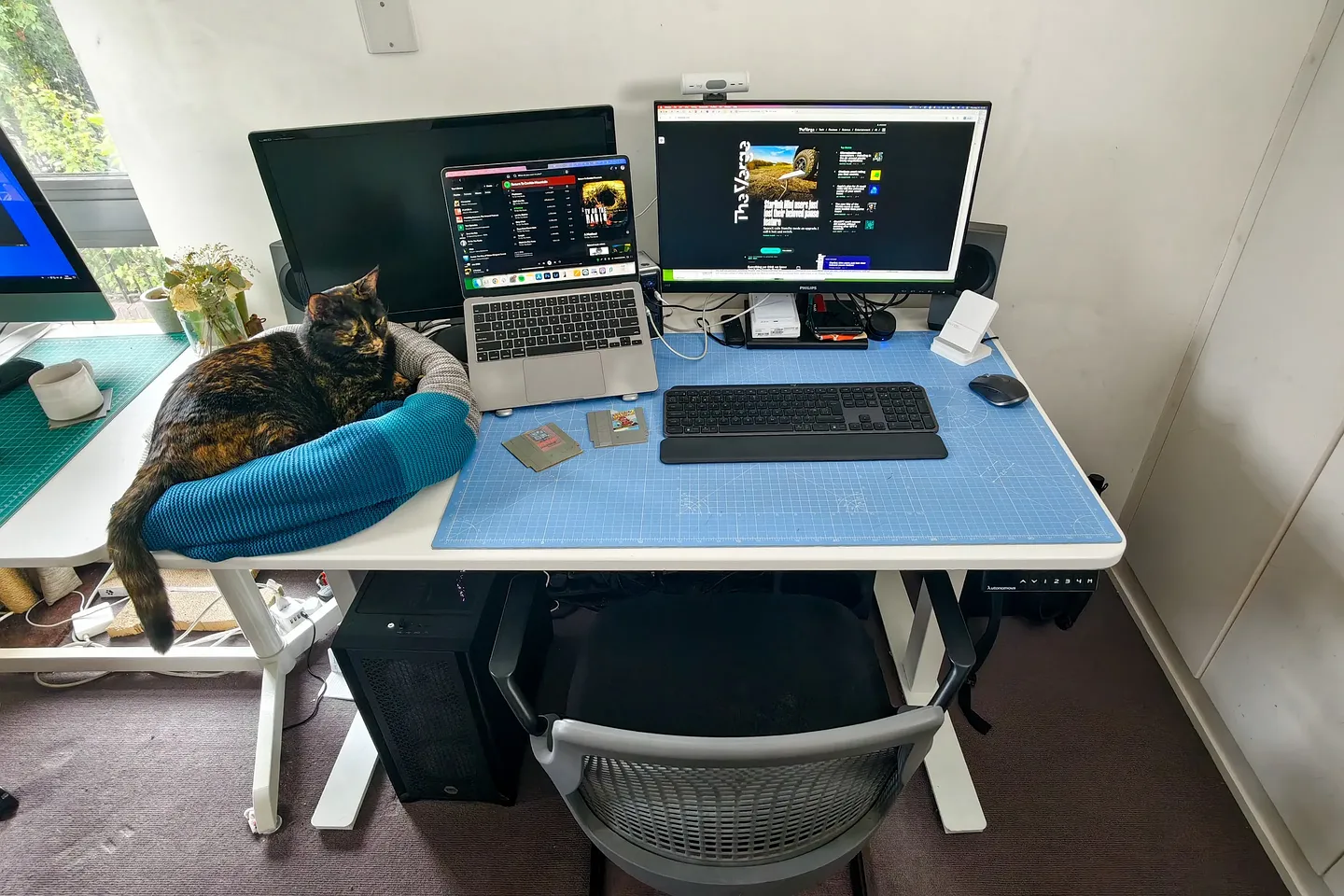 Что на рабочем столе у Доминика Престона?