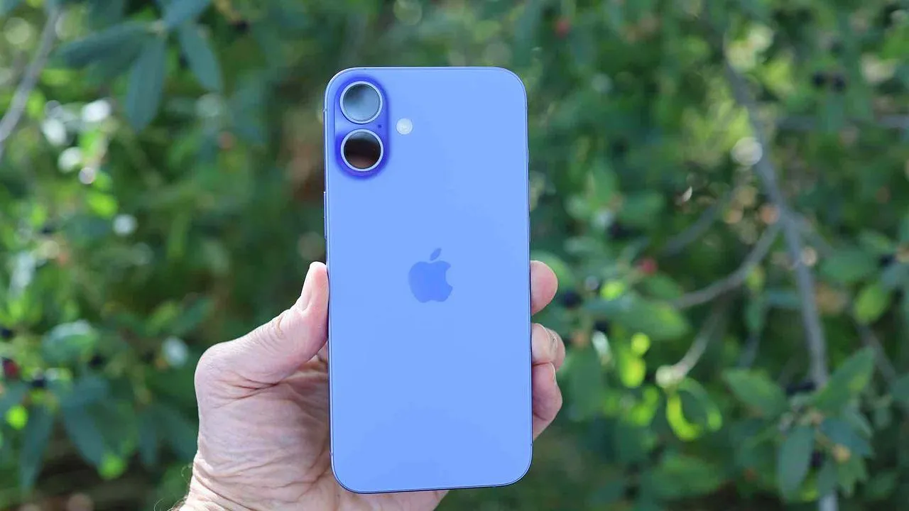 iPhone 17: гаджеты становятся толще, тоньше и... скучнее?