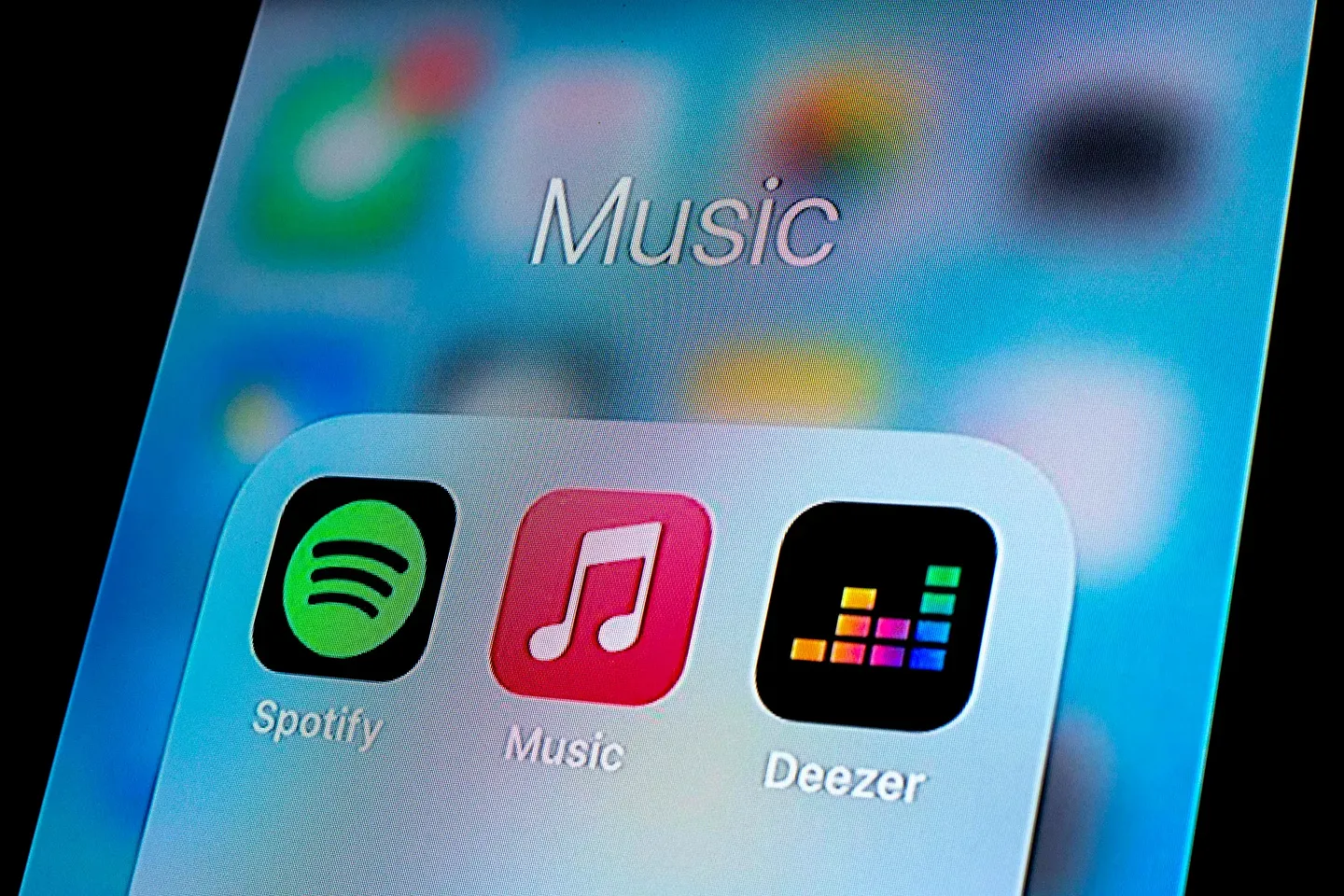 Антимонопольная битва вокруг Musixmatch и Warner: суд не отпустил дело