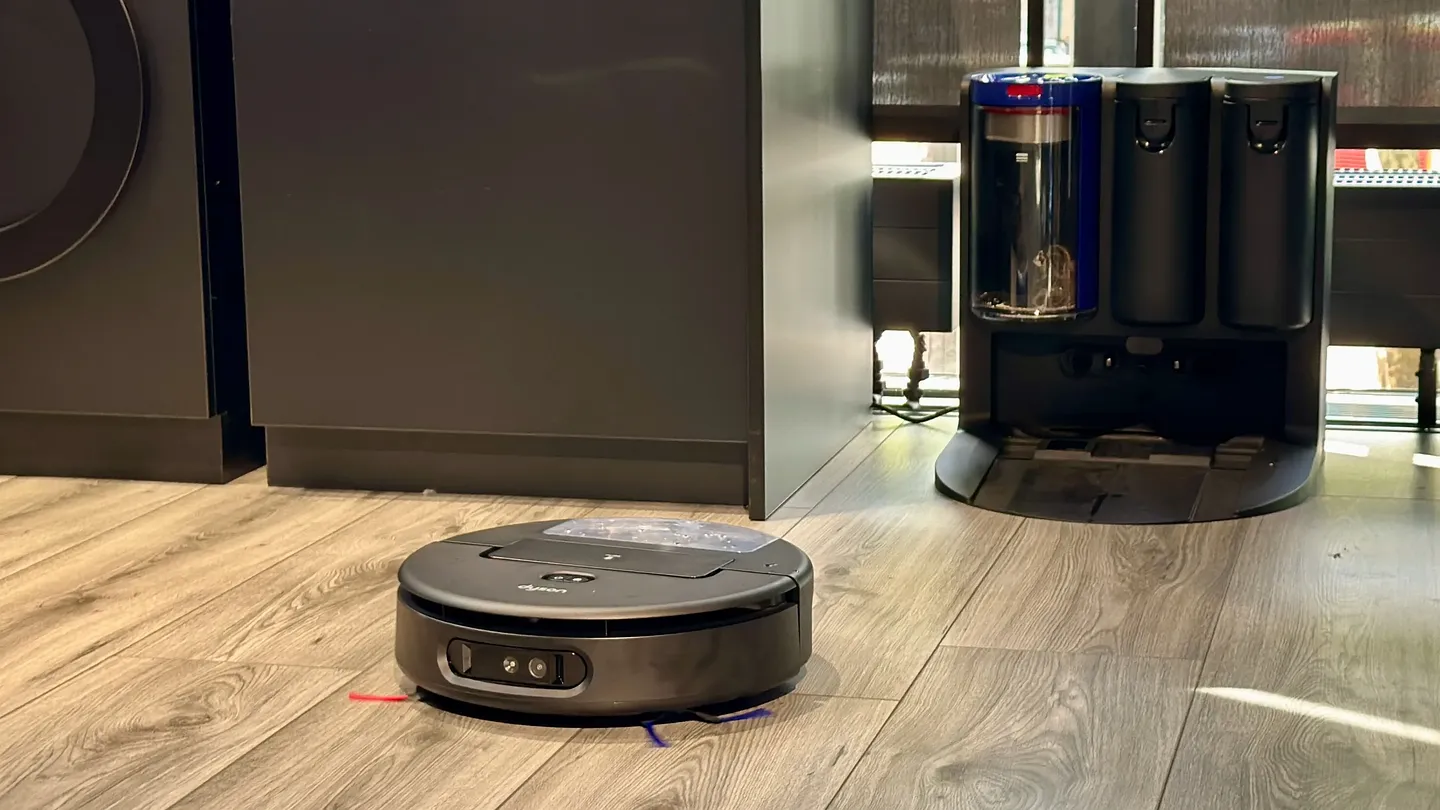 Dyson Spot+Scrub Ai робот-уборщик: первый взгляд