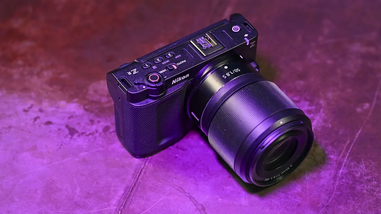 Nikon ZR: мизерная кинокамера на стероидах
