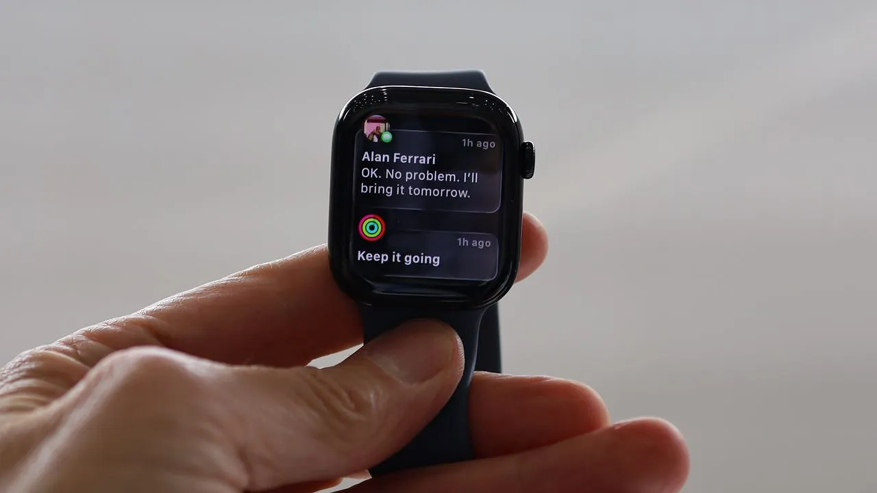 Apple Watch Series 11: Патологически долгая жизнь батареи и гаджет для ипохондриков