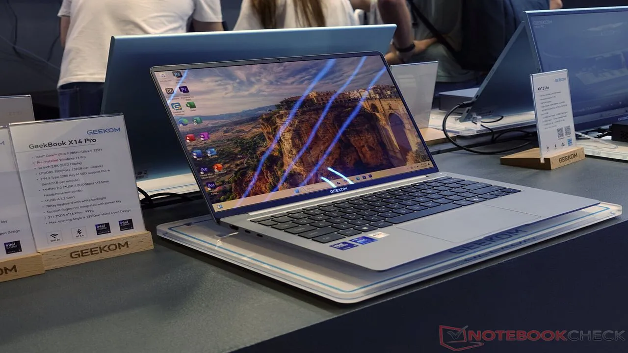 Geekom представила ультралёгкий ноутбук с OLED-экраном и Intel Core Ultra