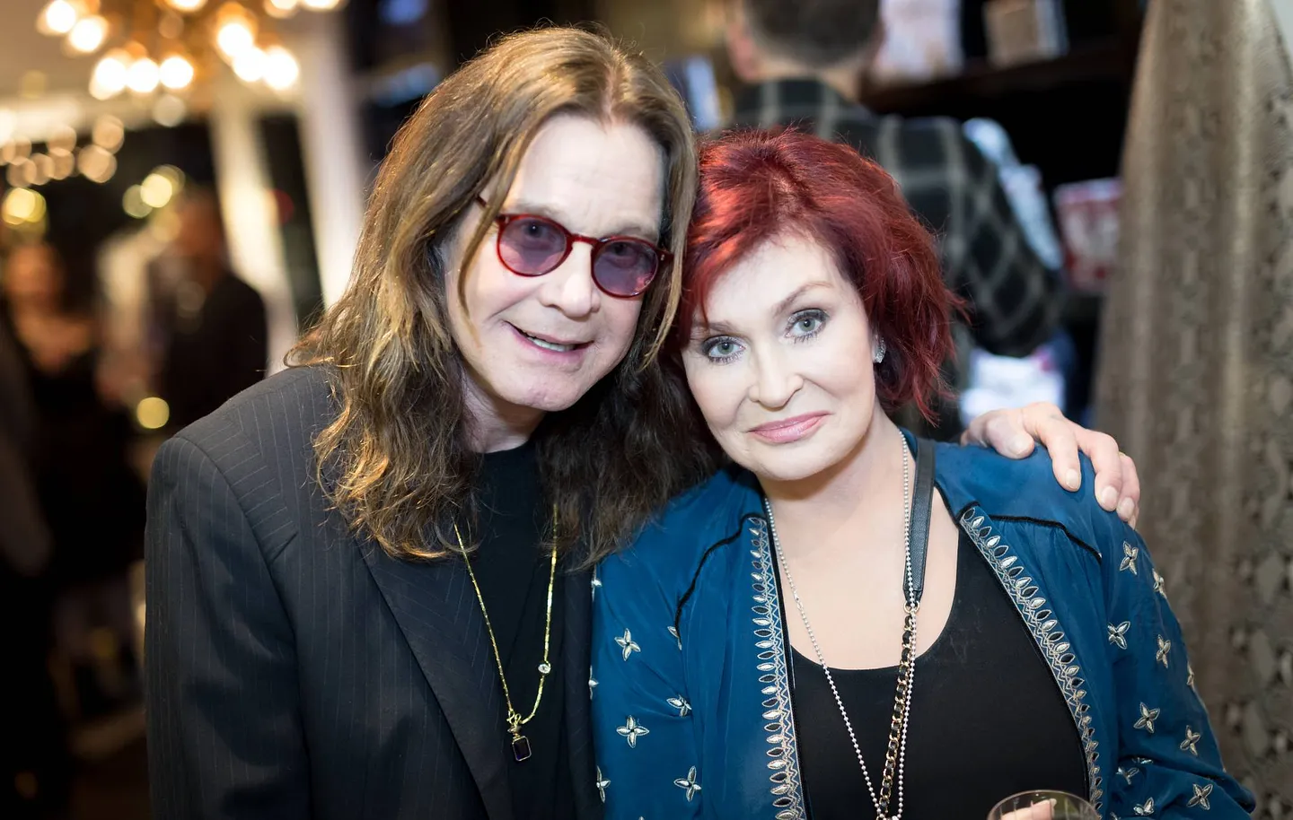 Sharon Osbourne благодарит поклонников за "неземную любовь" после смерти Оззи Осборна