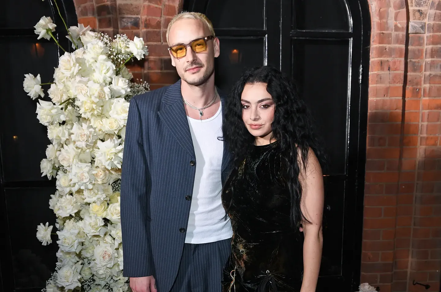 Вторая свадьба Charli xcx и George Daniel в Сицилии