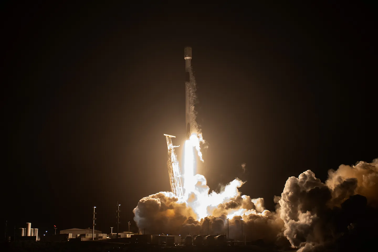 Спутник для наблюдения за лесными пожарами: Google снова при делах