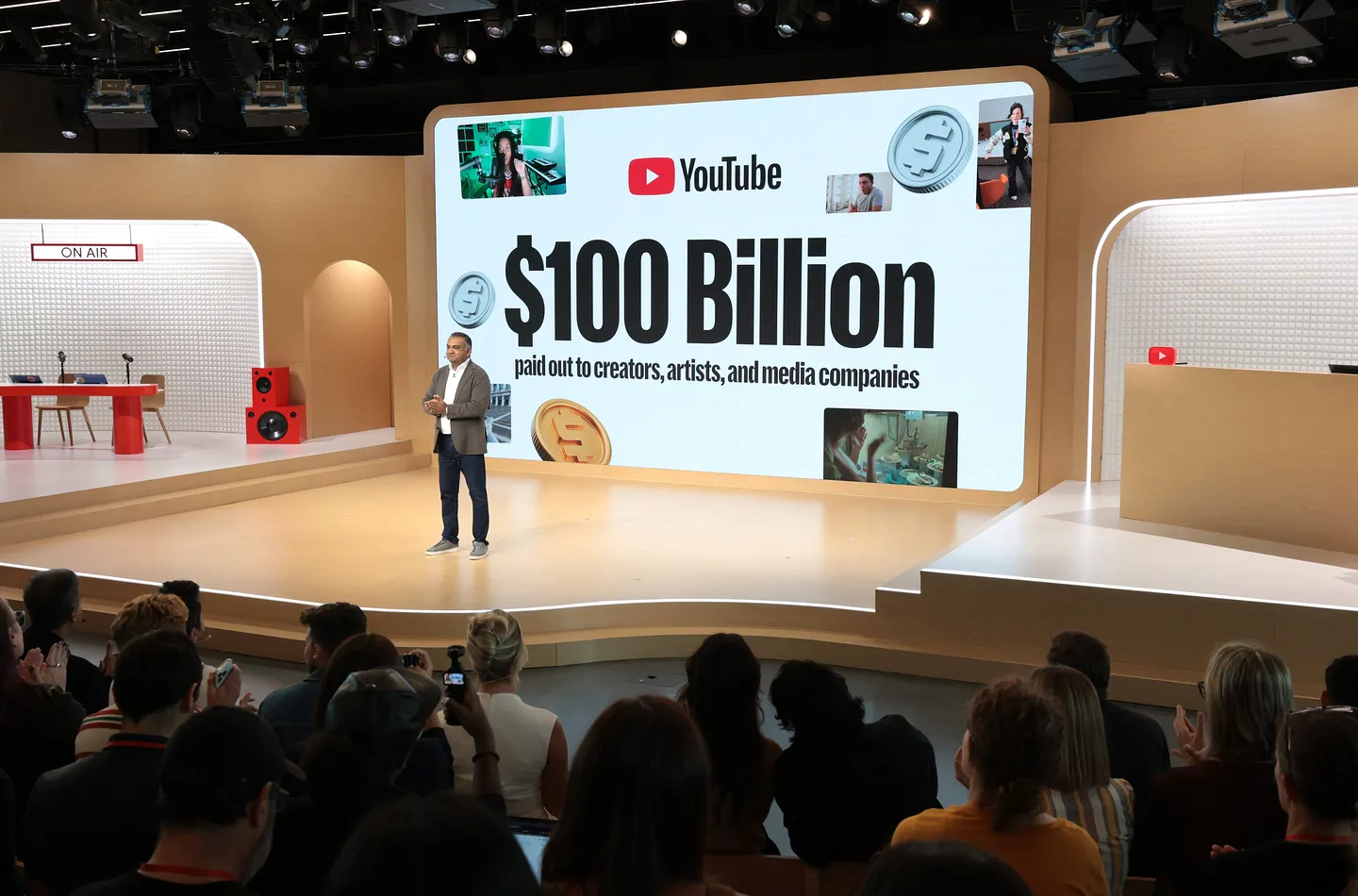 YouTube выплатил создателям контента 100 млрд долларов за четыре года