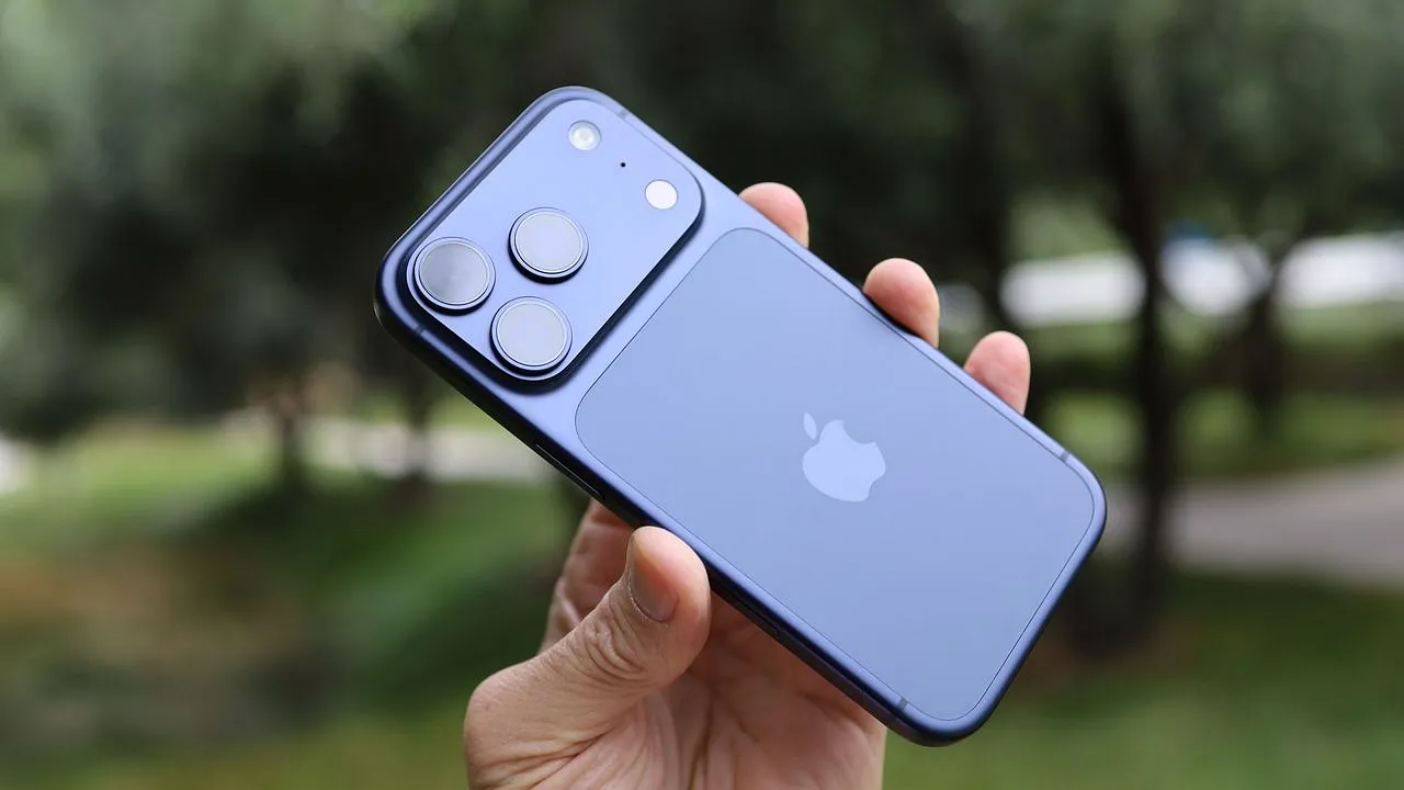 Обзор iPhone 17 Pro: сильные стороны Apple в компактном формате