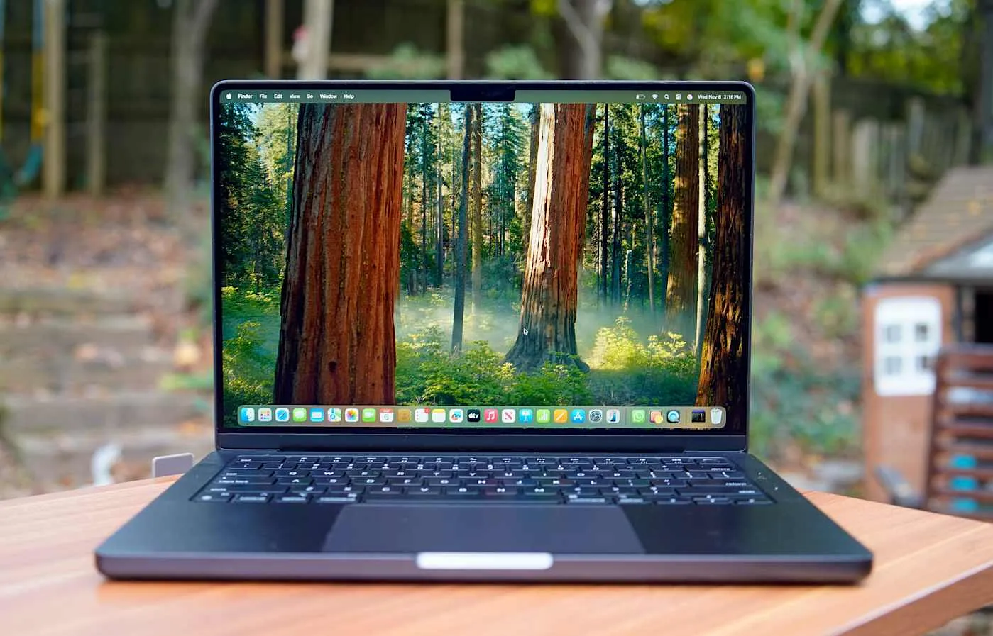 Apple готовит сенсорный MacBook Pro: долгожданная революция или очередной повод для споров?