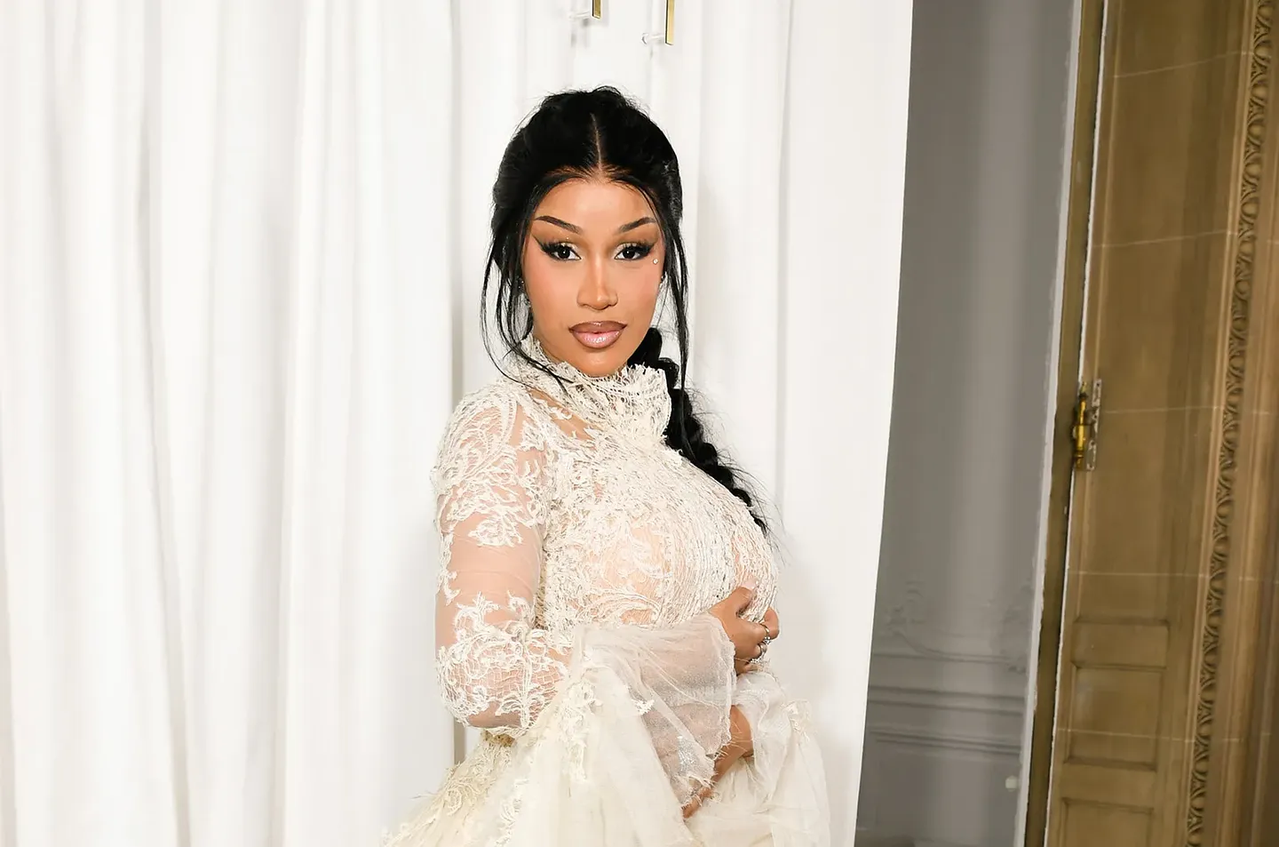 Cardi B и Young Thug: Дружба против битвы за даты релизов